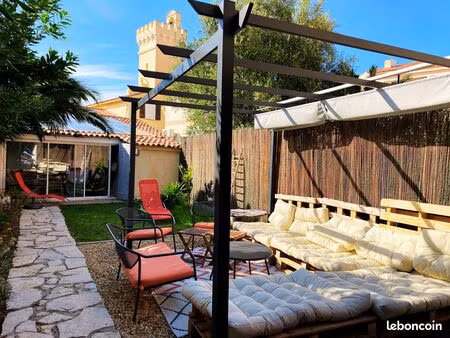 a vendre : au coeur du brusc - maison de pêcheurs + studio indépendant + jardin clos – à c