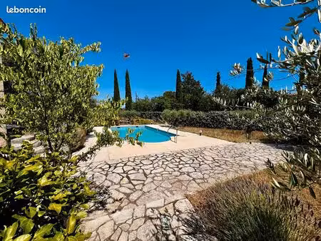 villa 4 pièces 123 m²