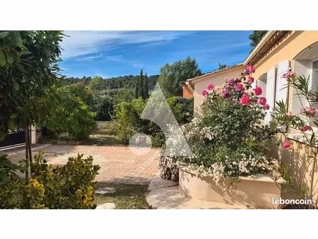 villa 6 pièces 150 m²
