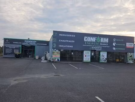 local commercial 525m2