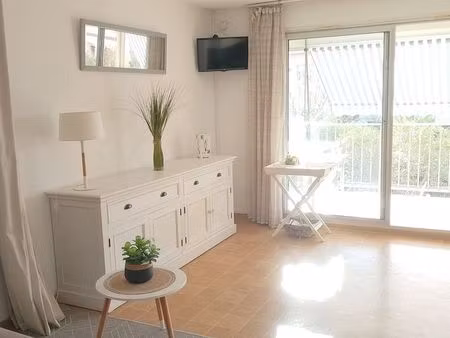 studio lumineux 20m2 + terrasse 8m2