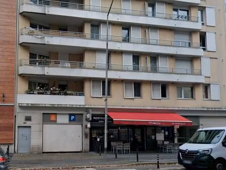 place de parking couverte securisé