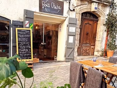 à louer – local commercial de charme au cœur de forcalquier