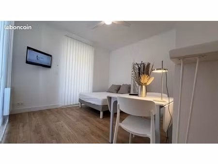 studio 1 pièce 27 m²