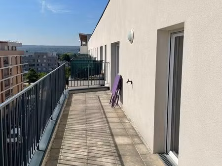 coup de cœur t2 lumineux avec terrasse de 15 m² – résidence sécurisée avec parking en sous