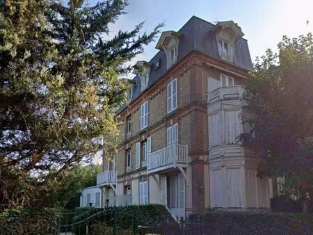 loue petit 2p 21 m2 hyper centre deauville  proche plage