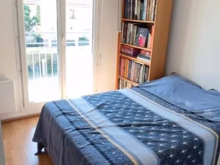 t2 de 45m2 avec 2 balcons  cave et parking sécurisé