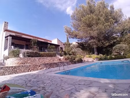 maison le revest ( 83200) 240 m2 terrain 1780 m2 . plein sud. piscine 4.5*9.5 m. vue impre