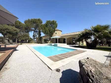villa 7 pièces 200 m²