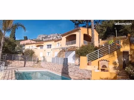 maison familiale vue panoramique sur la rade de toulon