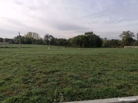 terrain à bâtir de 810 m² à roussennac