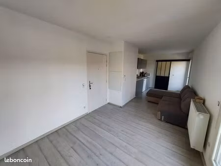 location grand t1 avec terrasse à bures sur yvette