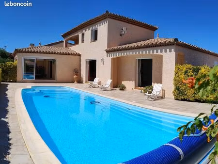 avendre -elégante villa comptemporaine avec piscine à la palme
