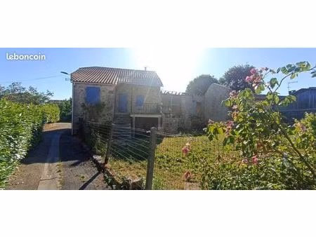 maison en pierre 75m2