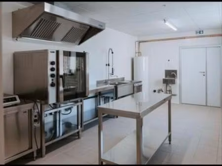 laboratoire de cuisine professionnel 35 m² entièrement équipé – épinay-sous-sénart (91)