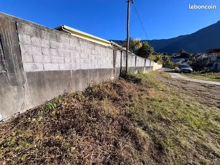 terrain 843 m² salazie