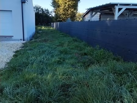 vends terrain à bâtir