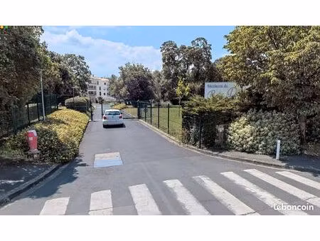 place de parking 11m2 sous terraine avenu carnot résidence sécurisée