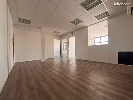 bureaux 106 m²