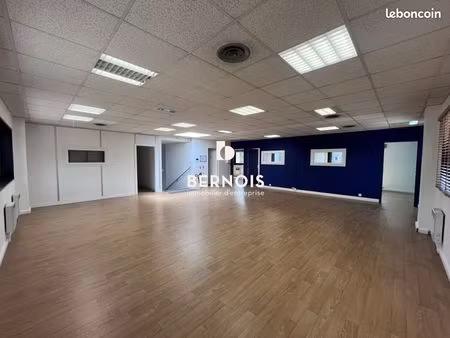 bureaux 267 m²