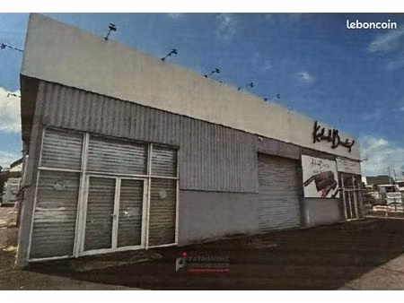 local commercial 667 m² baie-mahault