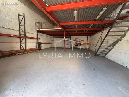local 230 m² roquebrune-sur-argens