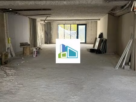 local 145 m² saint-cyr-sur-mer