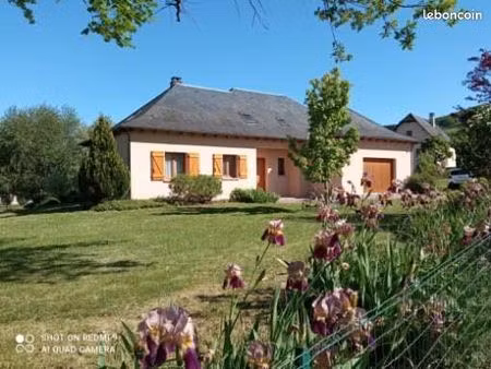 maison familiale de 130 m² sur un magnifique terrain arboré de 3 000 m²