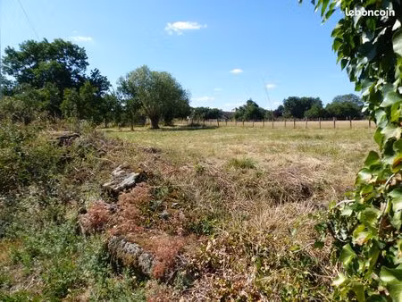 vends terrain a bâtir