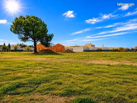 terrain 365 m² le gua