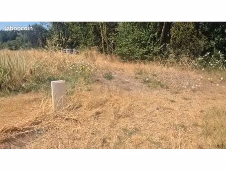 terrain 520 m² moeze