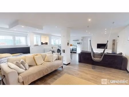 studio 1 pièce 52 m²