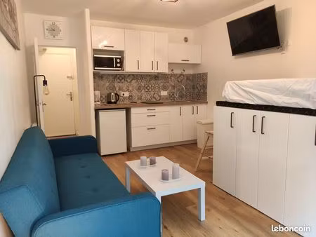 studio 20m2 rénové  proche centre  parking privé et terrasse