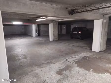 parking voiture en résidence - puteaux
