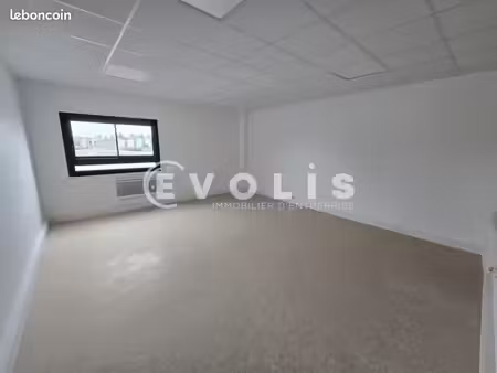 bureaux 111 m²