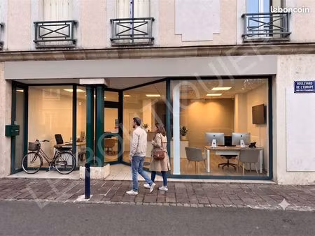 boutique 110 m² evry courcouronnes