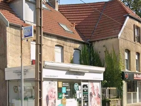 local commercial à louer - besançon - 60 m2 avec vitrine