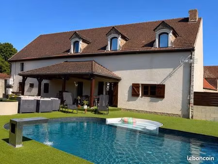 longère de caractère de 280 m² avec piscine - proche beaune