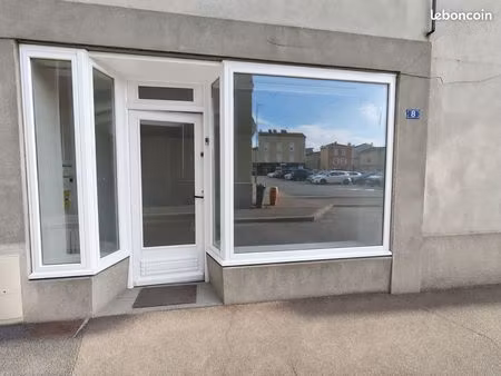 local commercial / bureau 100% rénové - grande vitrine - centre-ville
