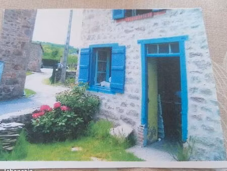 ensemble de deux maisons proche des lacs situé dans un hameau calme