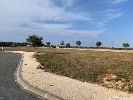 terrain à bâtir de 921 m2 au prix de 34077 à annepont (17)