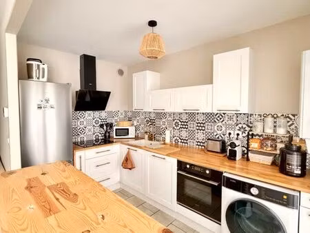 appartement t2 48m2 avec balcon - centre-ville de saintes