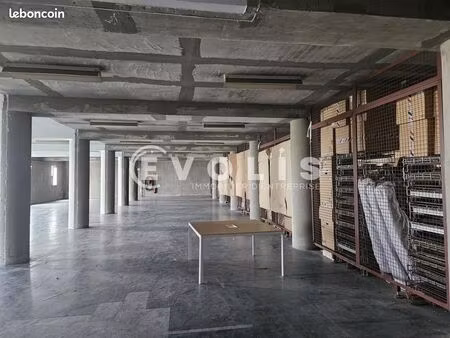 bureau 79 m²