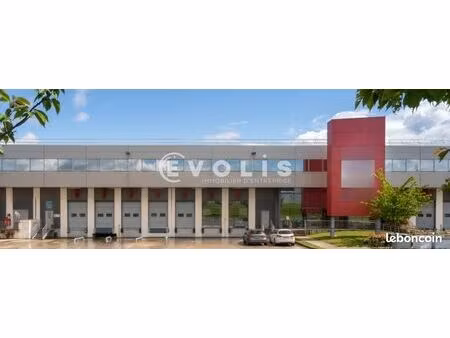 local d'activité 4 305 m²