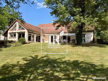 maison 8 pièces 230 m²