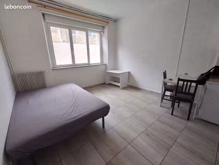 studio 1 pièce 24 m²