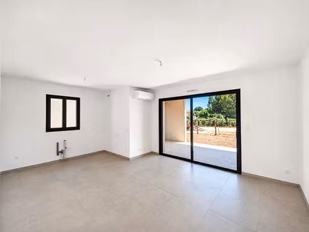location appartement 2 pièces 44 m² à penta-di-casinca (20213)