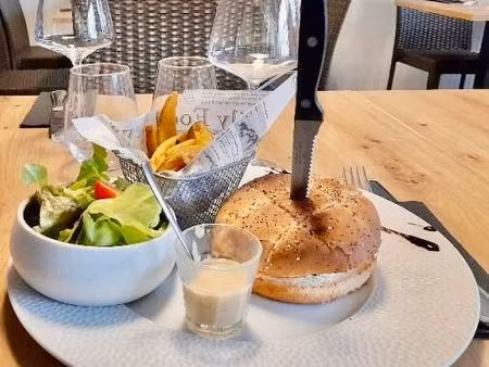 hotel restaurant