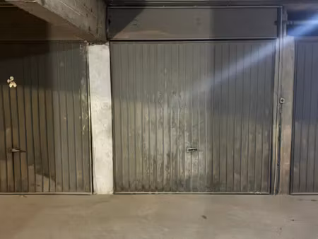 location garage 10 m² à marseille 7 (13007)