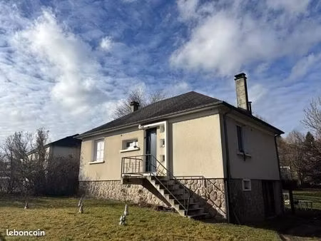 maison individuelle de 65 m² avec sous-sol complet  terrasse suspendue et terrain de 1 500